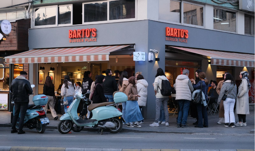 Barto's Burger mekanının dışarıdan görünümü
