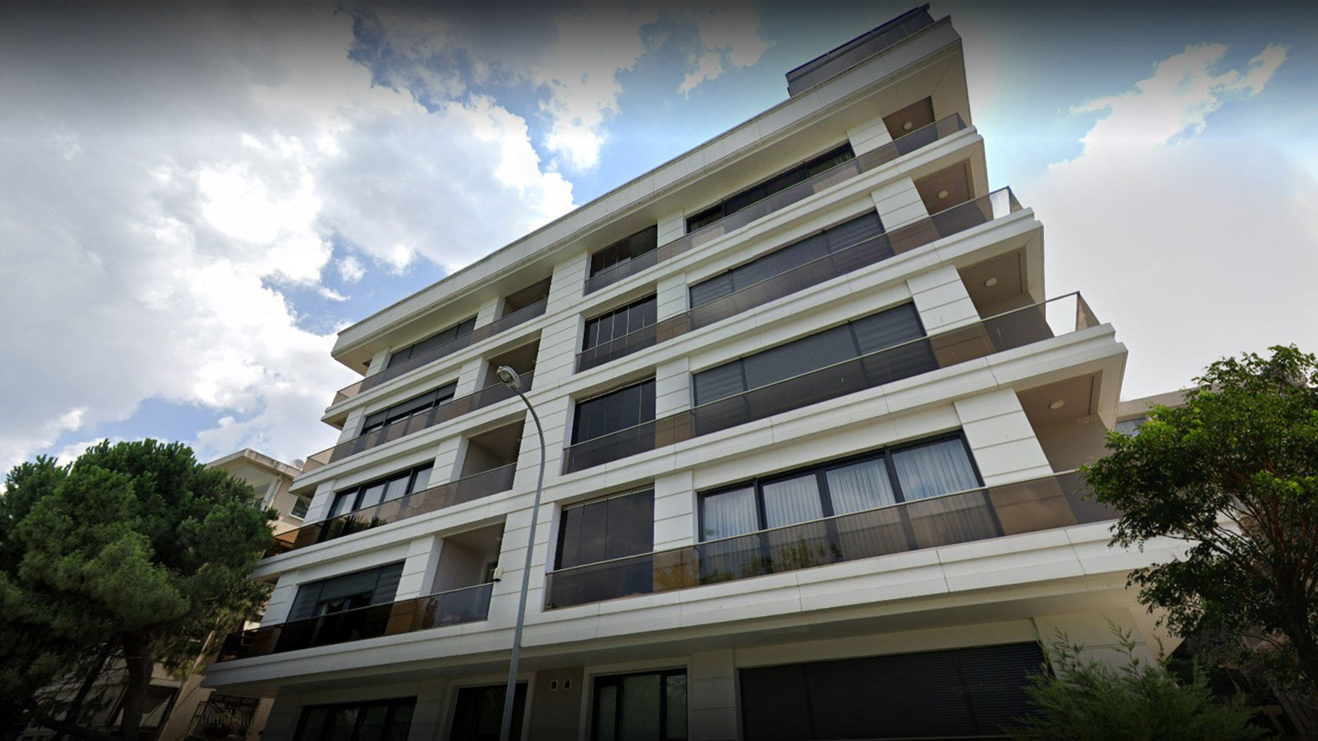 Müzdat Hanım Apartmanı